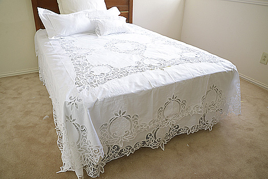 Pineapple Battenburg Lace. Bed Coverelt. Full Sizes